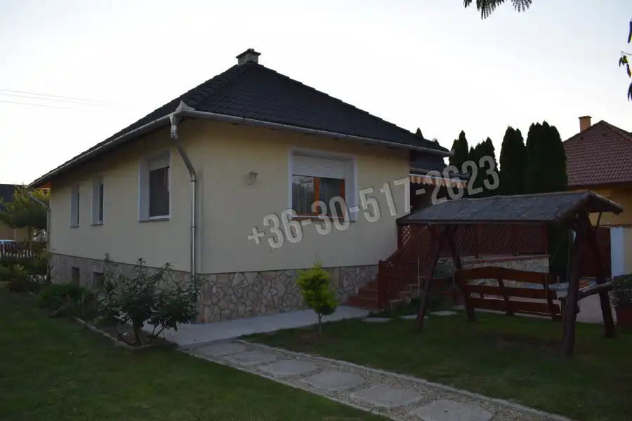 Albérlet, kiadó családi ház, Paks