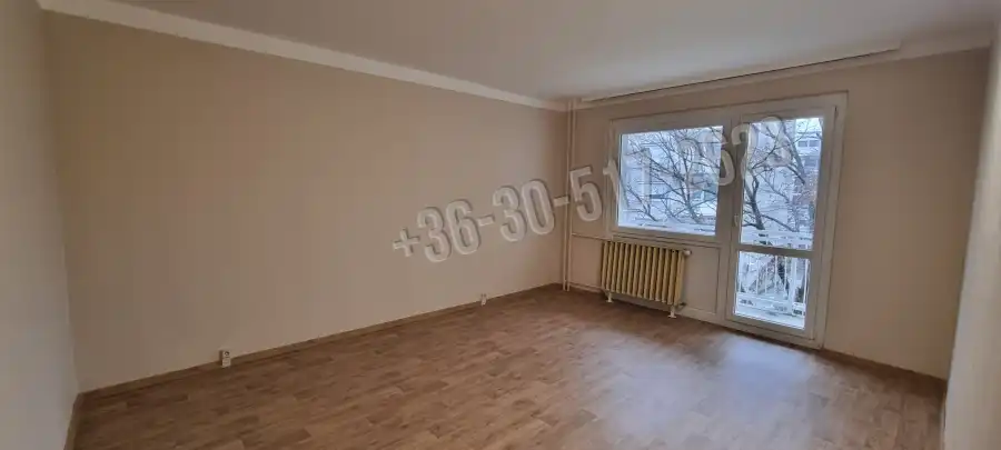 Albérlet, kiadó panellakás, Paks