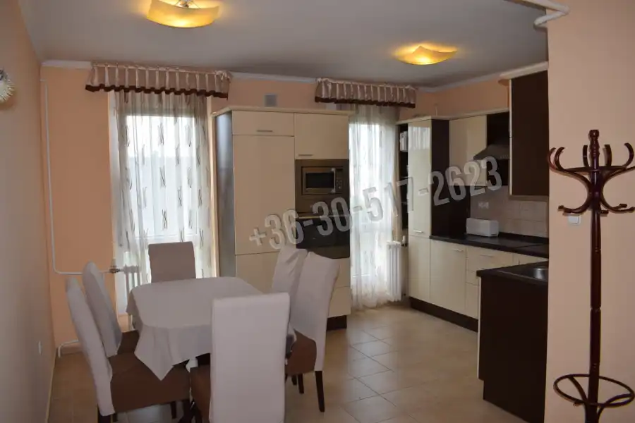 Albérlet, kiadó panellakás, Paks