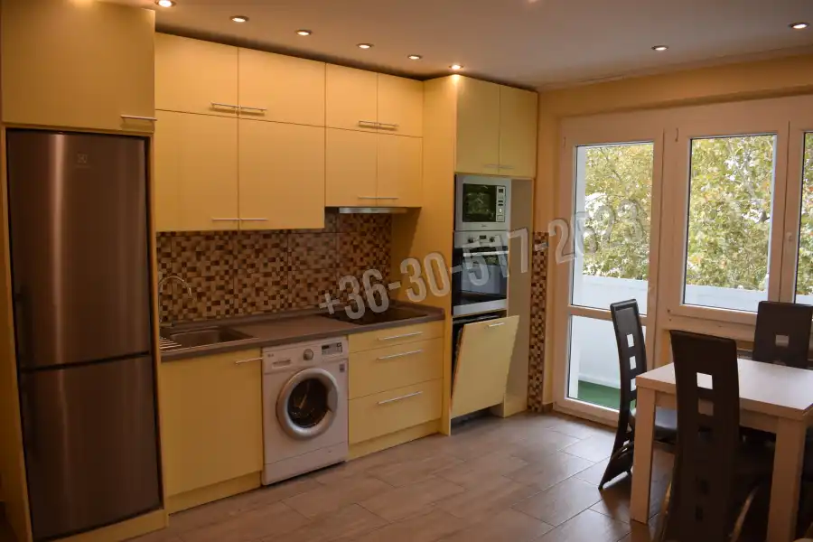 Albérlet, kiadó panellakás, Paks