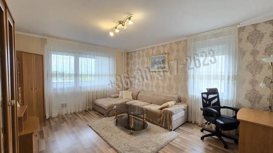 Albérlet, kiadó panellakás, Paks