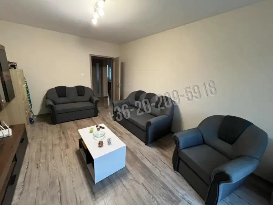 Albérlet, kiadó panellakás, Paks