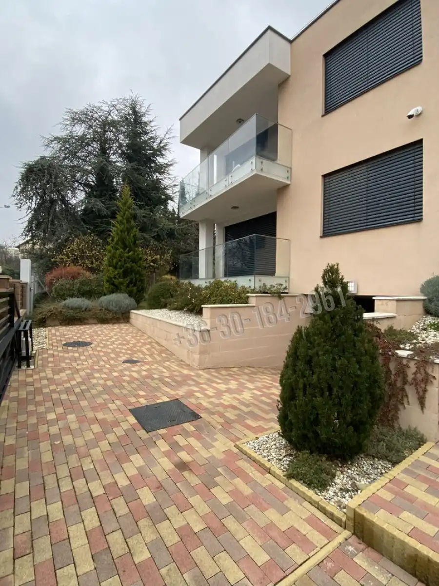 Albérlet, kiadó újszerű téglalakás, Pécs