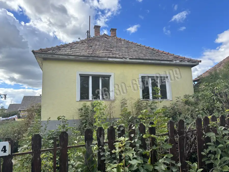 eladó családi ház, Acsa