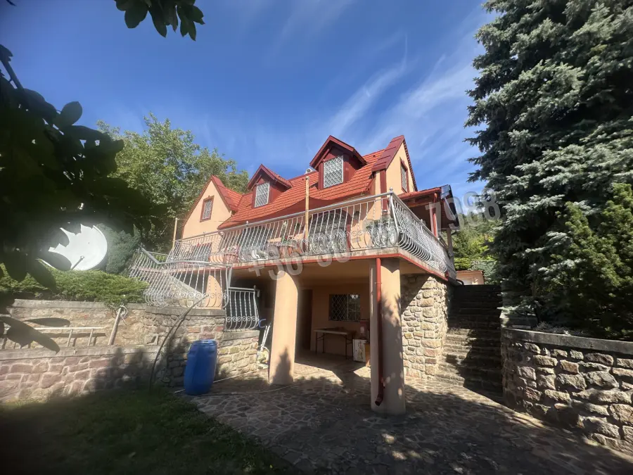 eladó családi ház, Badacsonytomaj-Badacsonyörs