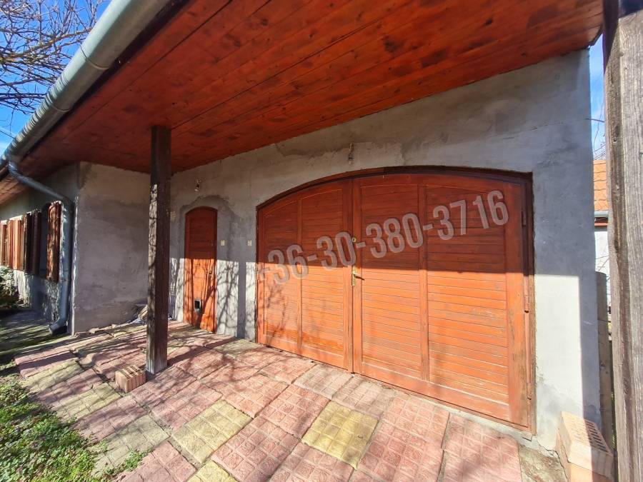 eladó családi ház, Baracs