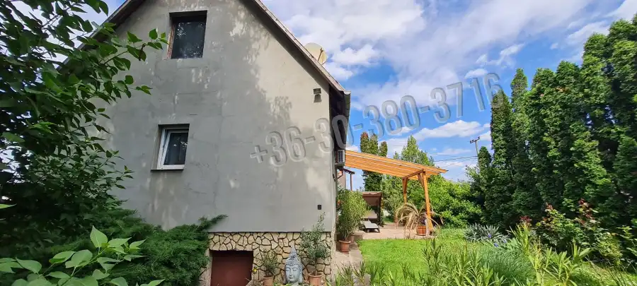 eladó családi ház, Baracs