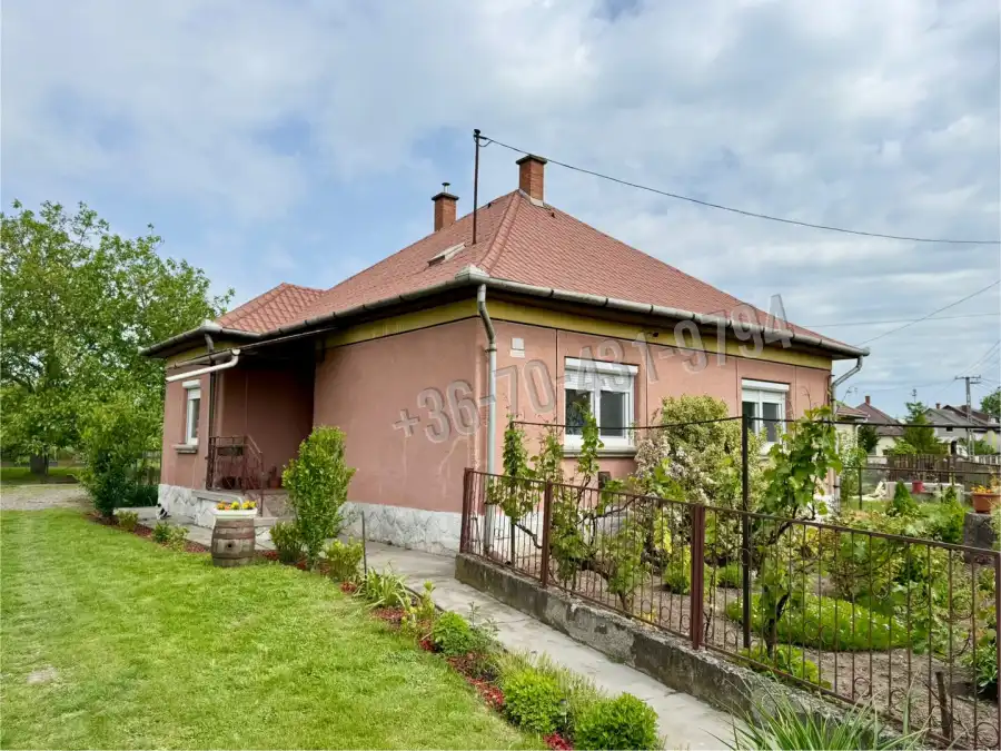 eladó családi ház, Besenyőtelek