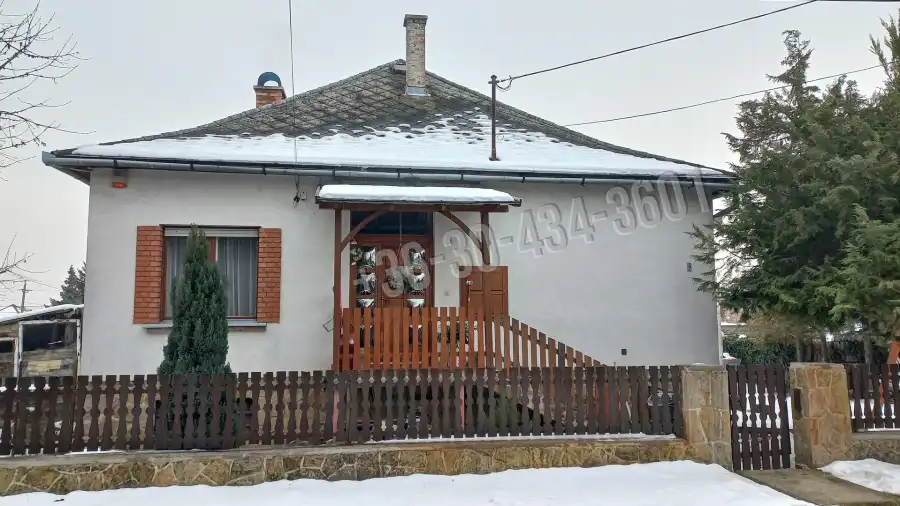 eladó családi ház, Bicske