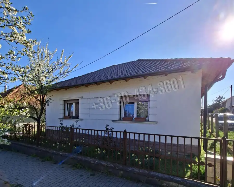 eladó családi ház, Bicske