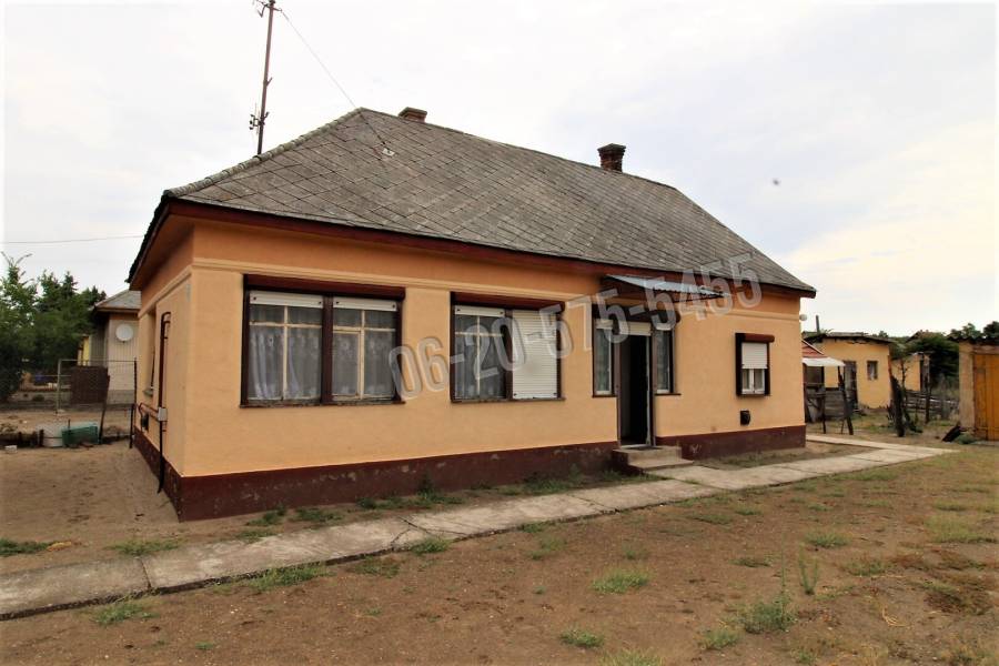 eladó családi ház, Bugyi