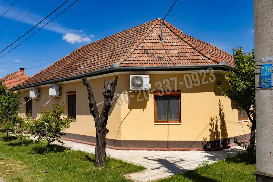 eladó családi ház, Cegléd