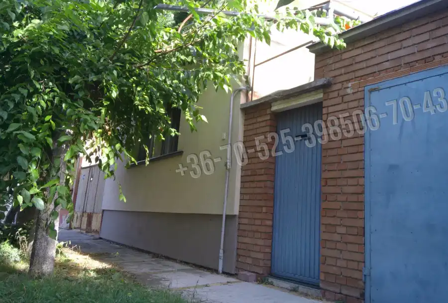 eladó családi ház, Cegléd