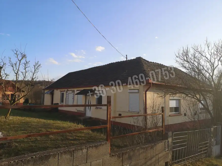 eladó családi ház, Cserháthaláp