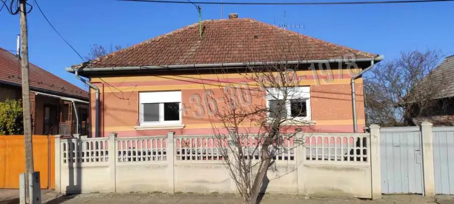 eladó családi ház, Dány