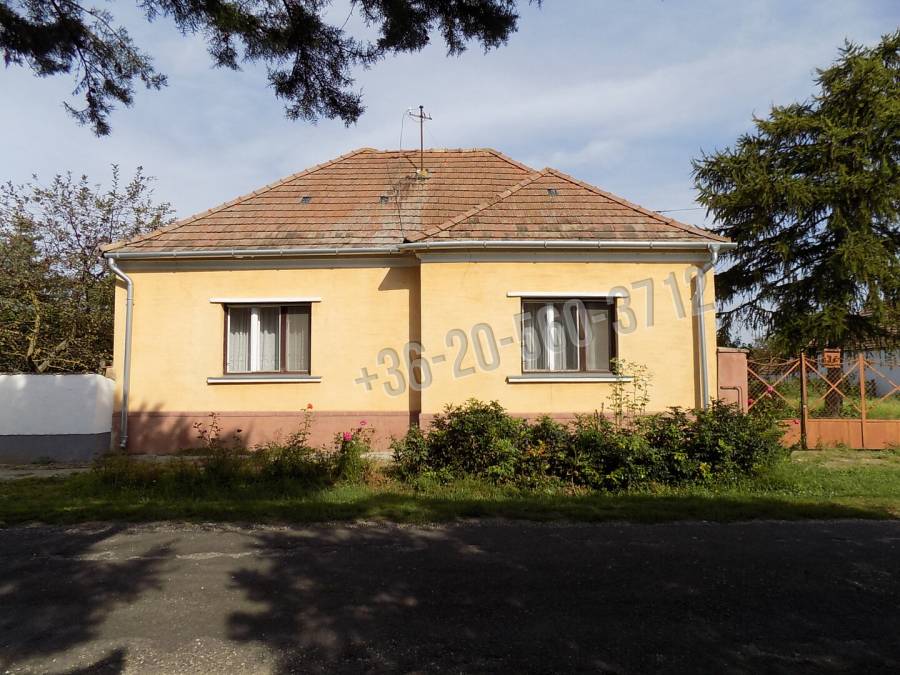 eladó családi ház, Egyházaskesző