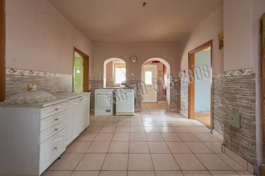 eladó családi ház, Érsekvadkert