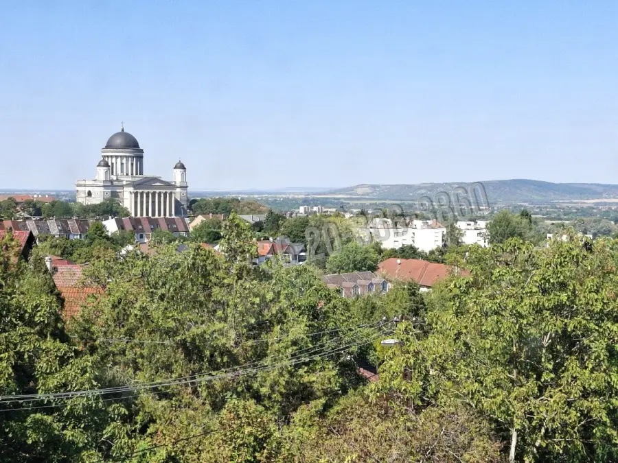 eladó családi ház, Esztergom