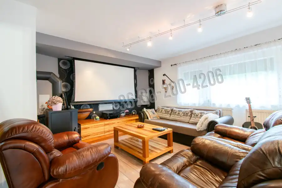 eladó családi ház, Feketeerdő