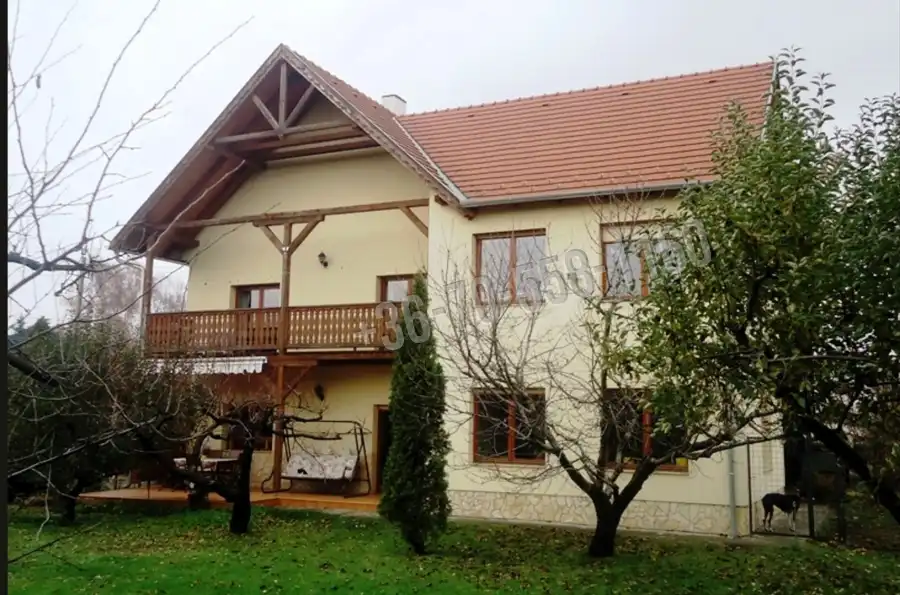 eladó családi ház, Göd