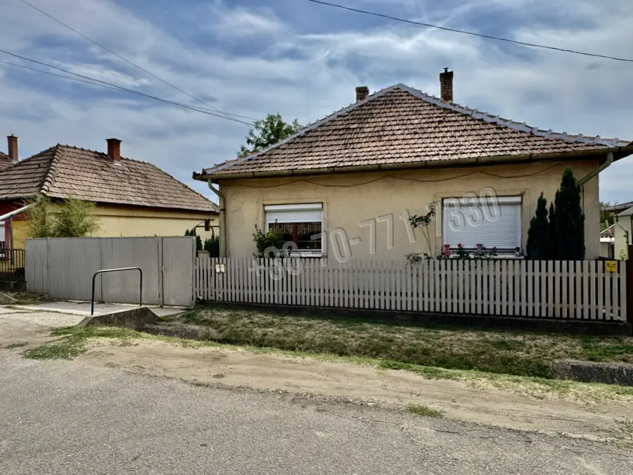 eladó családi ház, Heves