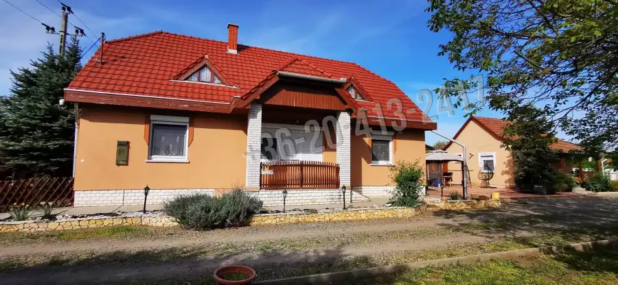 eladó családi ház, Jászapáti