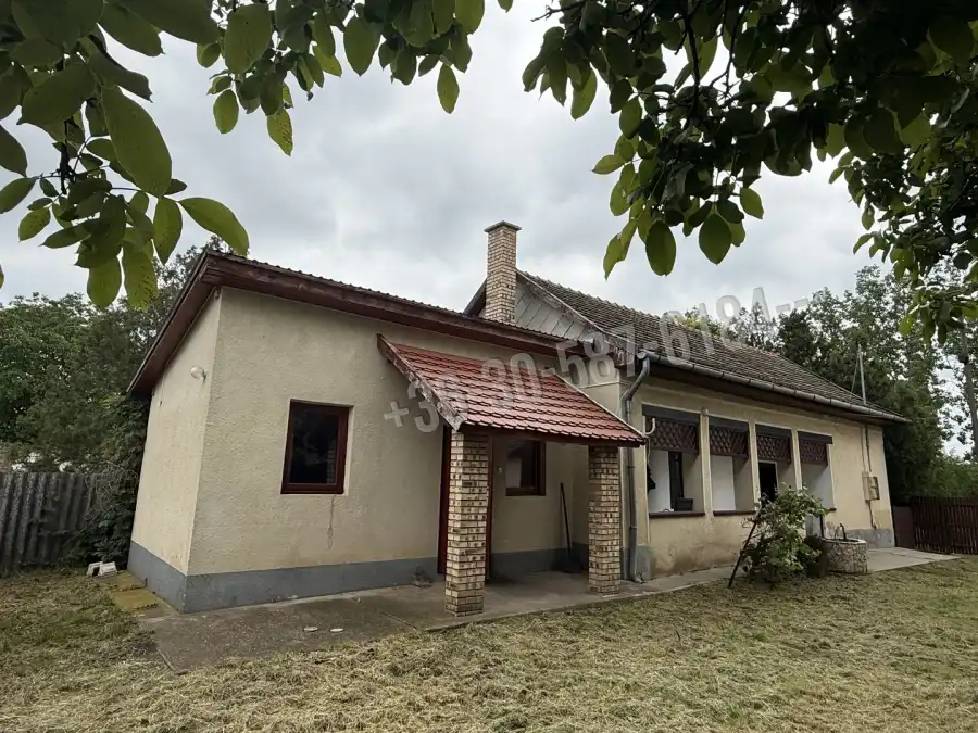 eladó családi ház, Kaba