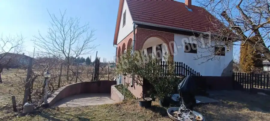 eladó családi ház, Kunpeszér