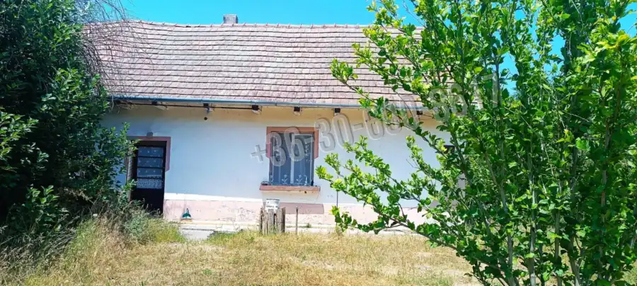 eladó családi ház, Kunpeszér