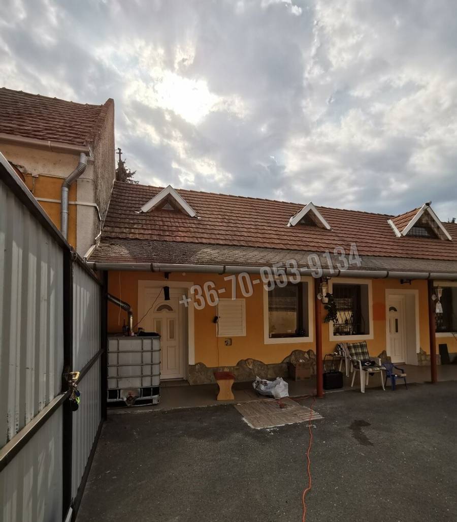 eladó családi ház, Lesencetomaj