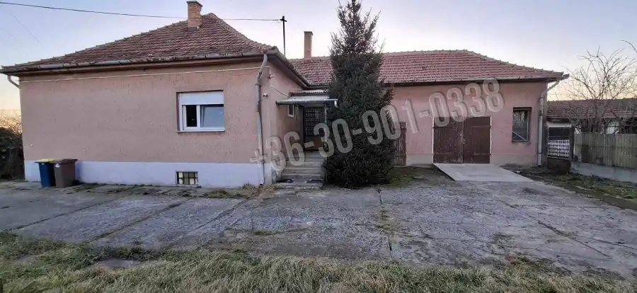 eladó családi ház, Lőrinci