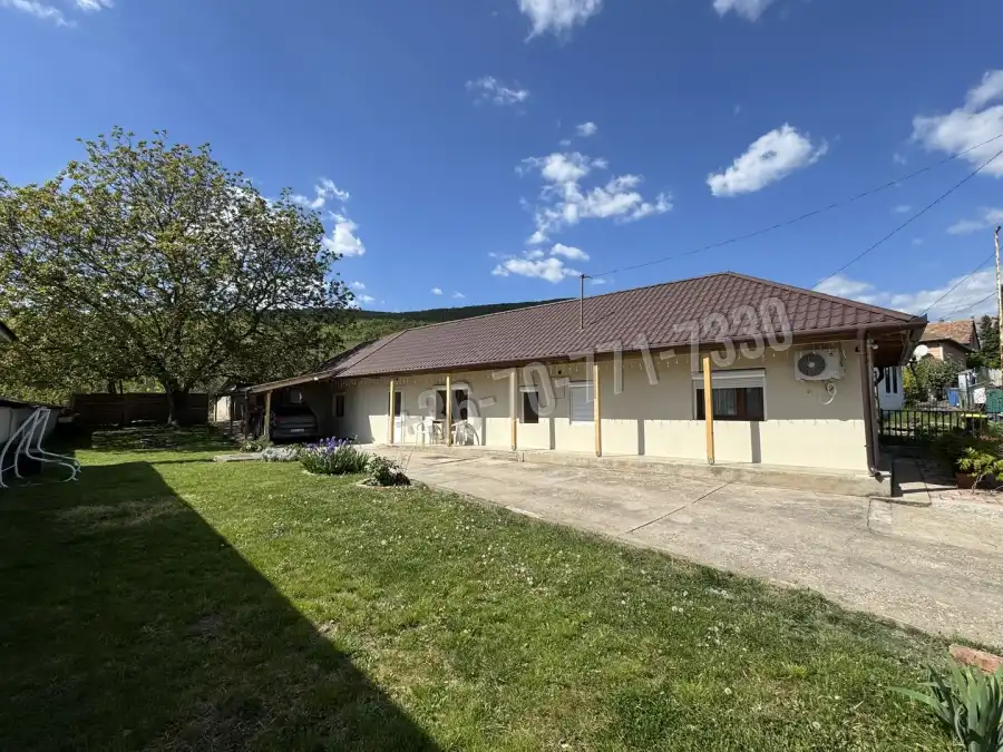 eladó családi ház, Markaz