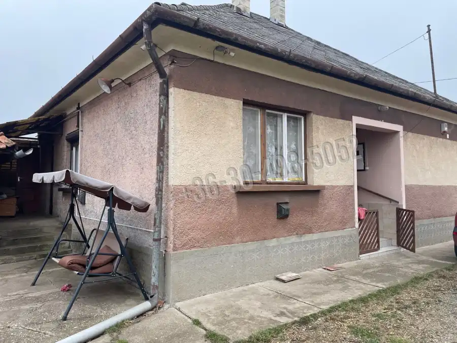 eladó családi ház, Mezőzombor