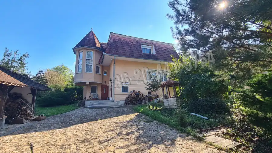 eladó családi ház, Misefa