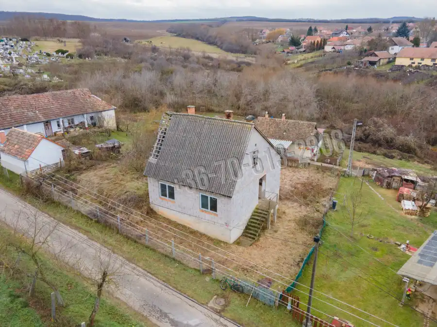 eladó családi ház, Mohora