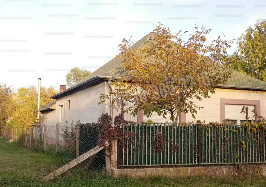 eladó családi ház, Nagykarácsony