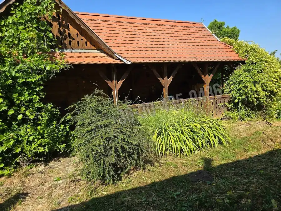 eladó családi ház, Penc