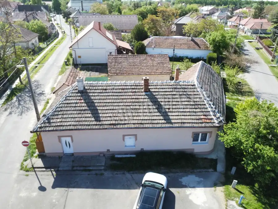 eladó családi ház, Poroszló