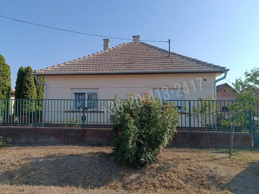 eladó családi ház, Pusztavacs