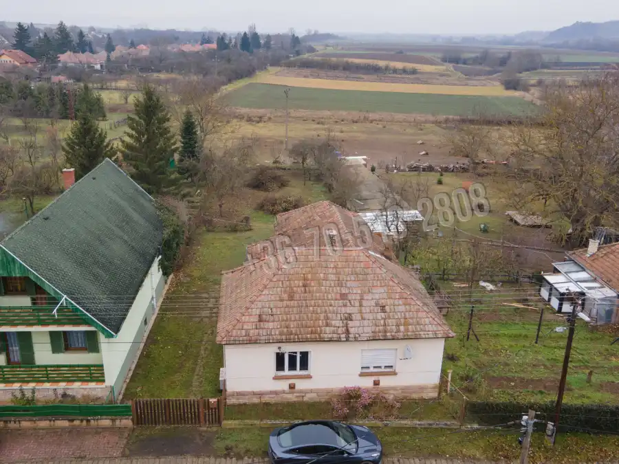 eladó családi ház, Romhány