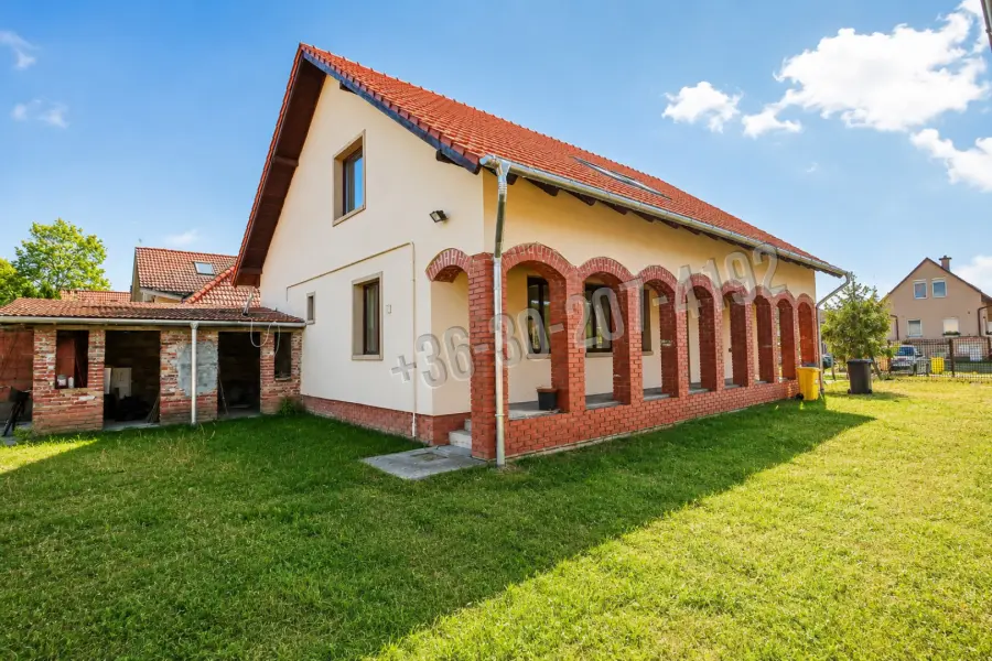 eladó családi ház, Sándorfalva