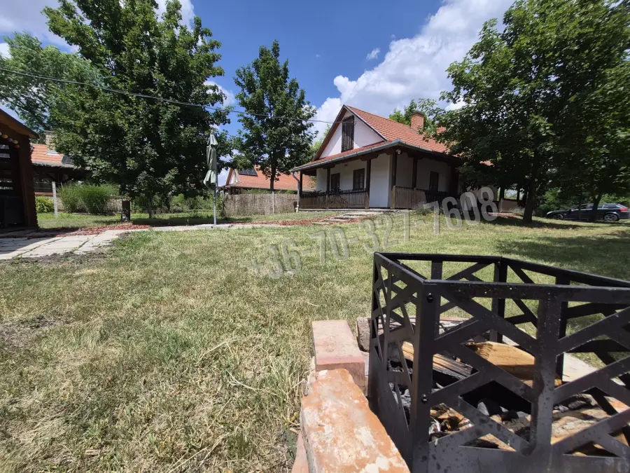 eladó családi ház, Sarud
