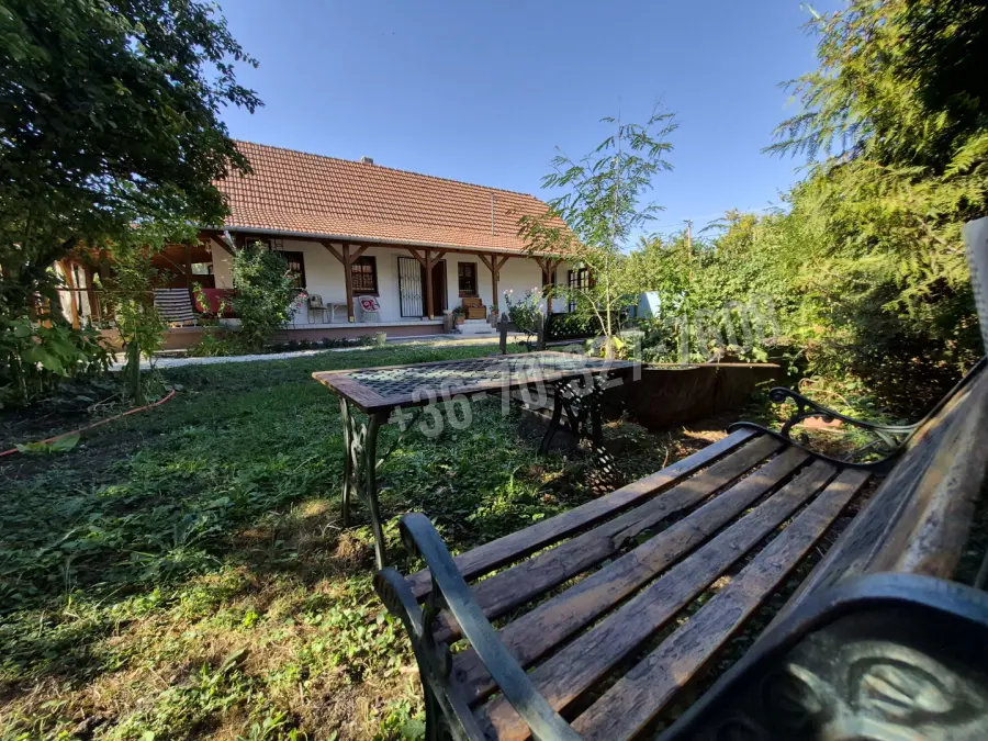 eladó családi ház, Sarud