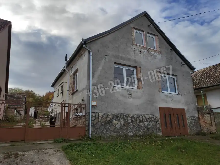 eladó családi ház, Somberek