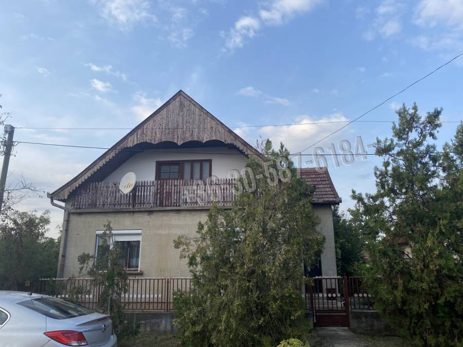 eladó családi ház, Szerep