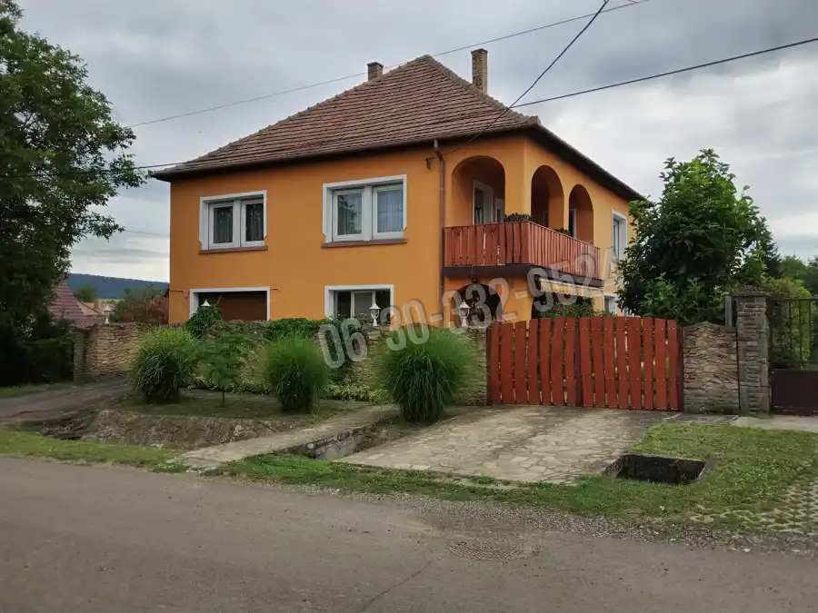 eladó családi ház, Szokolya