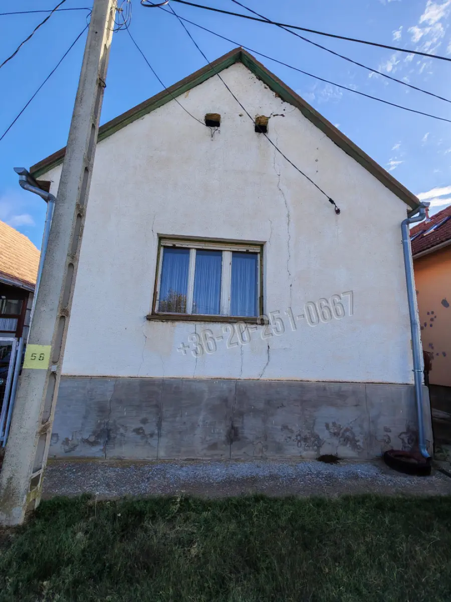 eladó családi ház, Szűr