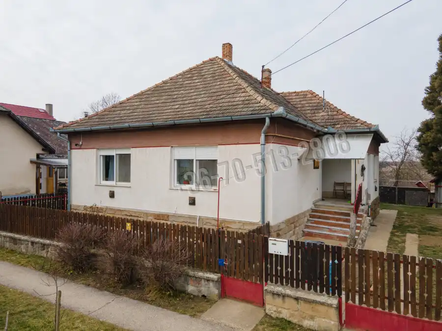 eladó családi ház, Tereske