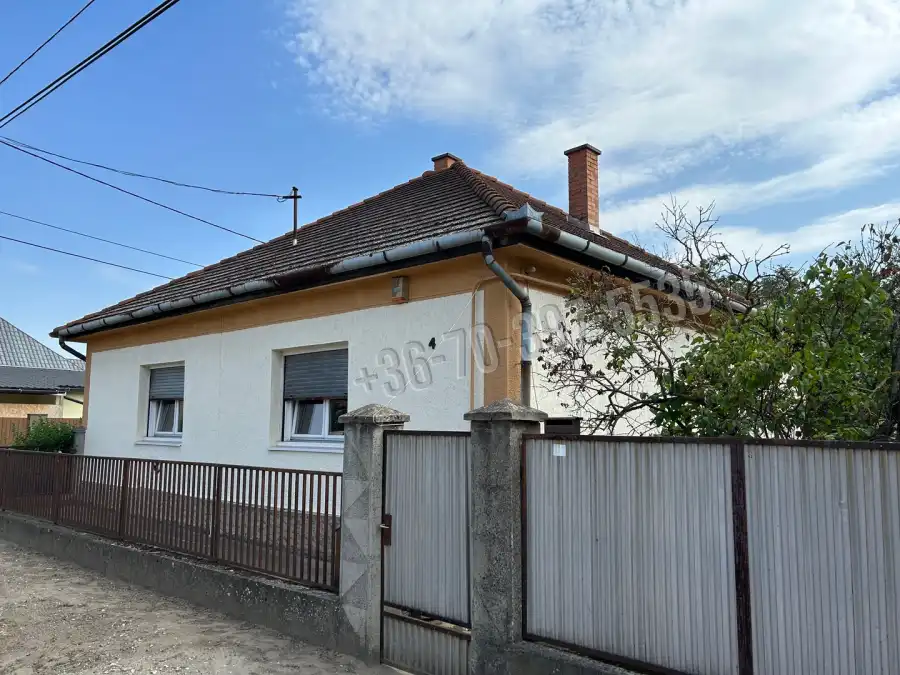 eladó családi ház, Tura