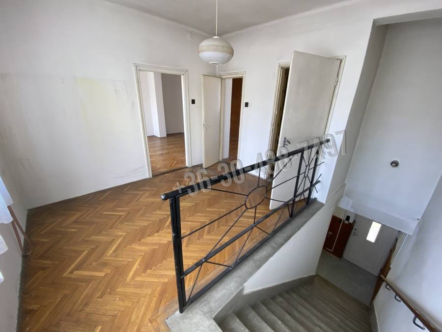 eladó családi ház, Vác